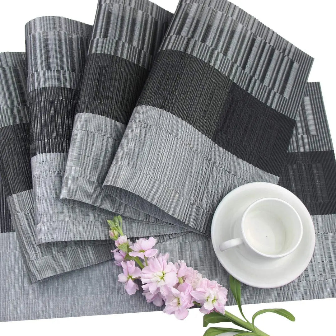Elegante, hitzebeständige PVC-Tischsets in Streifenoptik, rutschfest, wasserfest, 30x45 cm, Braun/Silber.