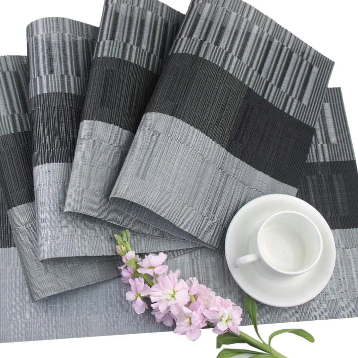Elegante, hitzebeständige PVC-Tischsets in Streifenoptik, rutschfest, wasserfest, 30x45 cm, Braun/Silber.