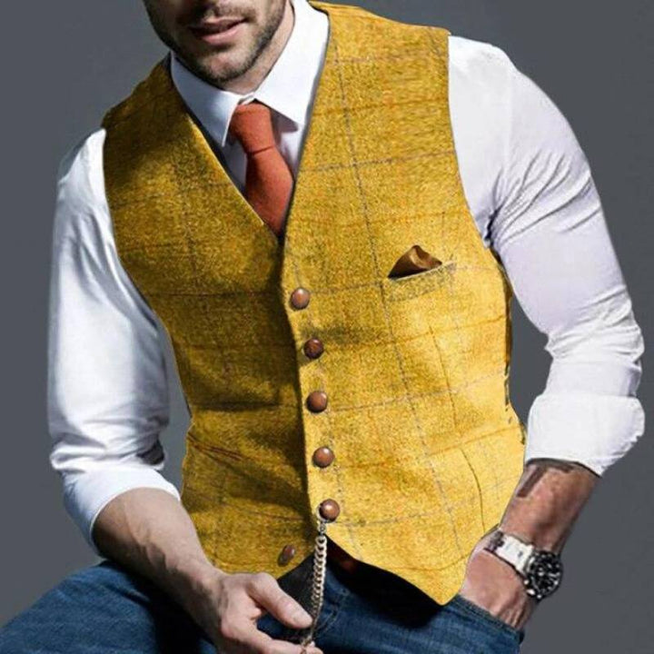 Elegante, karierte Herrenweste mit tailliertem Schnitt; zeitloses Design für formelle Anlässe und modischen Alltagslook.
