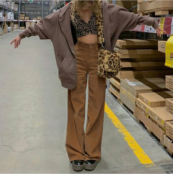 Moderne hoch taillierte Khaki Hose für Damen, weit geschnitten, ideal für Frühling & Herbst, vielseitig.