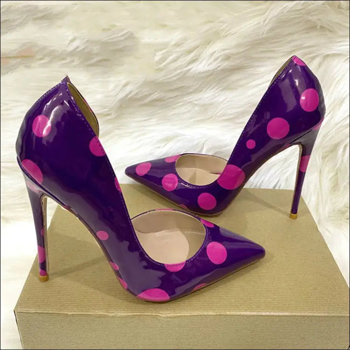 Bequeme lila Damen Party Heels mit eleganter Spitze, eine stilvolle Wahl für jede modebewusste Frau.