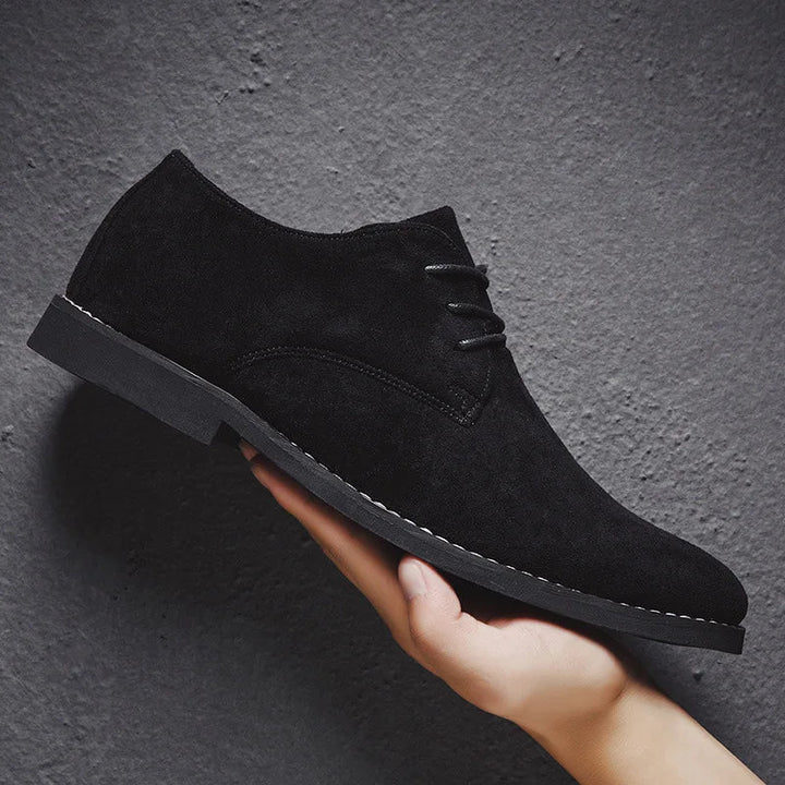Hochwertige, klassische Herren Frühling Schnür-Derbyschuhe. Minimalistisches Design für stilvolle Auftritte.
