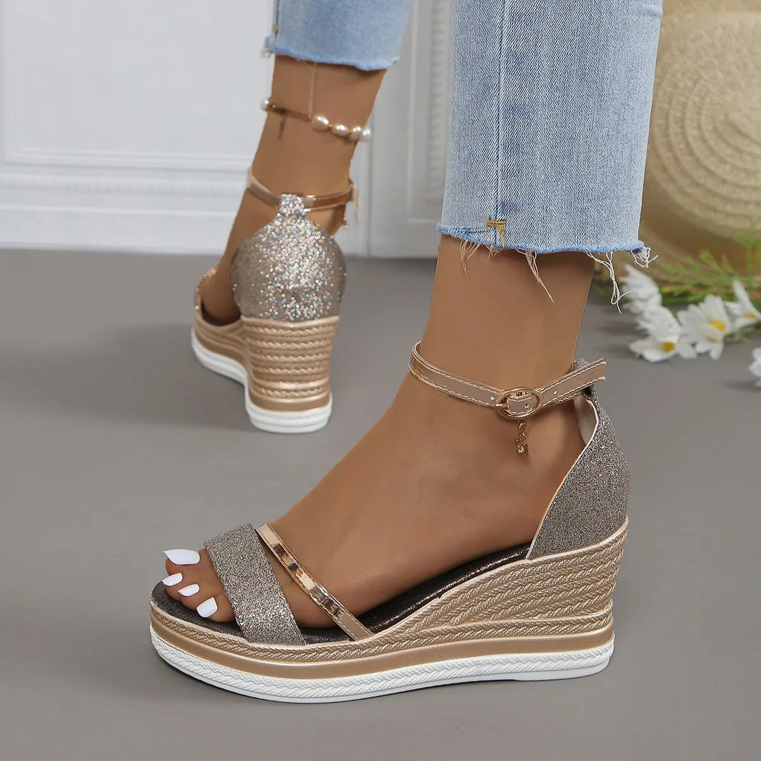 Elegante, orthopädische Damen Sandalen für den Sommer, bieten stilvollen Komfort und Fußkomfort.