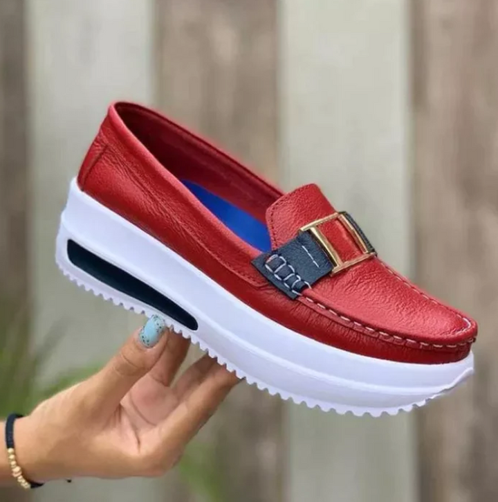 "Elegante orthopädische Damenschuhe Hera, schwarz mit rutschfester Sohle, komfortables und stilvolles Design für jede Gelegen