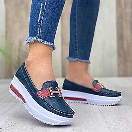 "Elegante orthopädische Damenschuhe Hera, schwarz mit rutschfester Sohle, komfortables und stilvolles Design für jede Gelegen