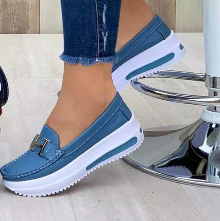 "Elegante orthopädische Damenschuhe Hera, schwarz mit rutschfester Sohle, komfortables und stilvolles Design für jede Gelegen