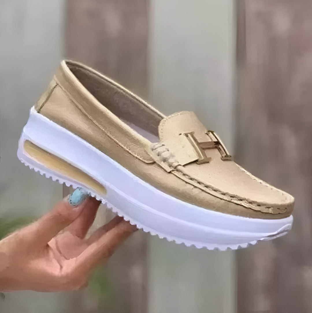 "Elegante orthopädische Damenschuhe Hera, schwarz mit rutschfester Sohle, komfortables und stilvolles Design für jede Gelegen
