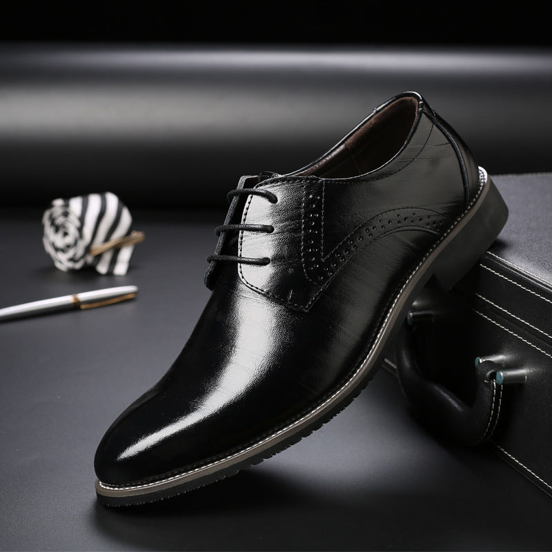 Seitliche Ansicht schwarzer Herren Businessschuhe. Klassisches, elegantes Design, ideal für Büro, Freizeit & Smart Casual.