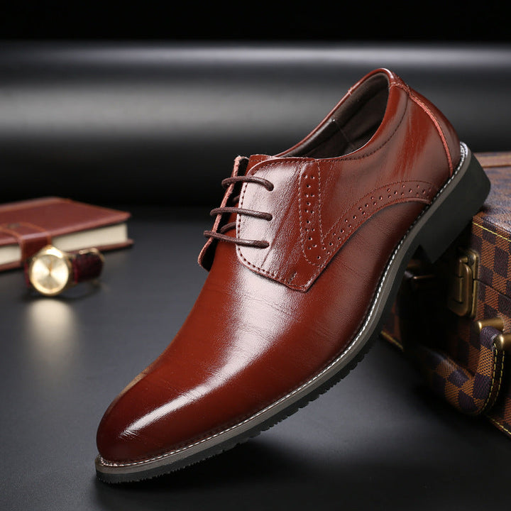 Detail der rutschfesten Sohle von Herren Businessschuhen. Bietet sicheren Halt und Komfort als Ganzjahresschuh.