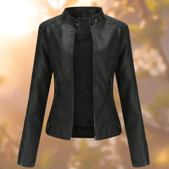 Elegante Slim Fit Damen Bikerjacke im urbanen Stil, perfekt für selbstbewusste Auftritte und Streetwear im Frühling/Herbst.