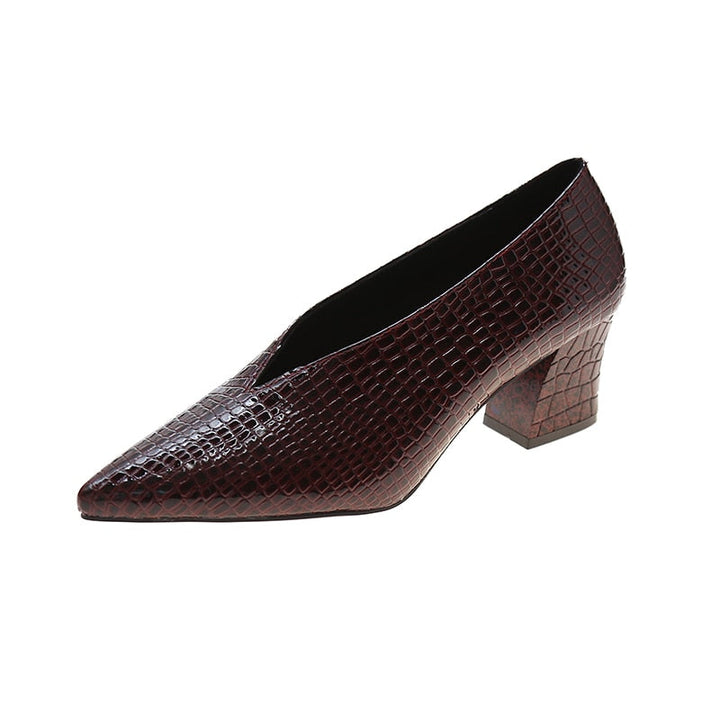 Elegante Damen Stiefeletten mit hohem Absatz und Krokodil-Optik in Burgunderrot, knöchelhoch, stilvoll für besondere Anlässe.