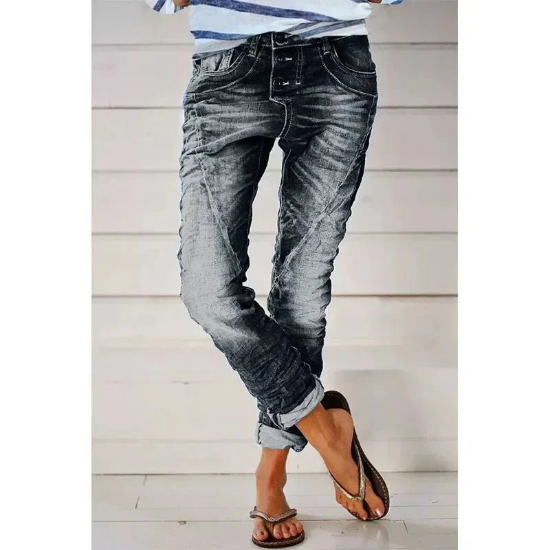 Elegante Stretch-Jeans in Dunkelblau, schlanke Passform, perfekte Kombination aus Stil und Komfort, vielseitig tragbar.
