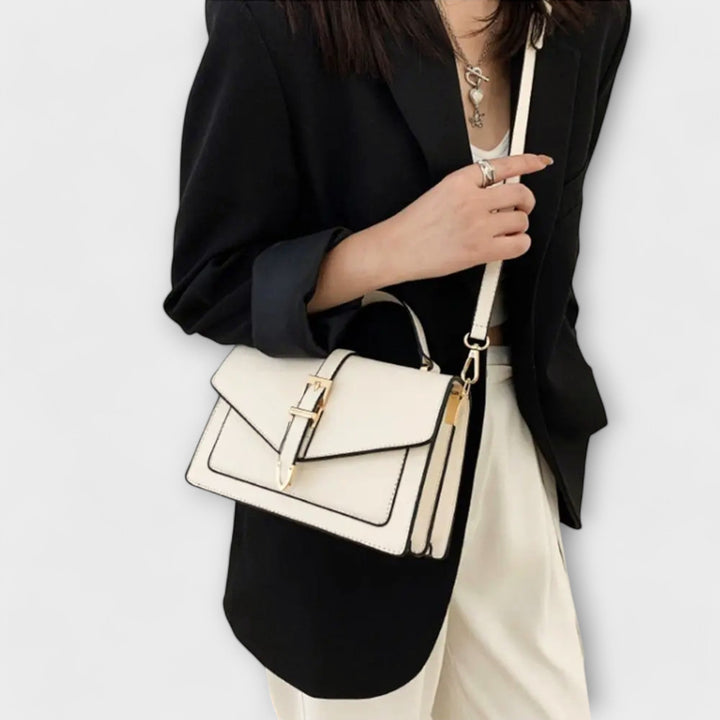 Modische Schultertasche für Damen, elegant & vielseitig. Ideal für den Business-Look oder Freizeit-Outfit.