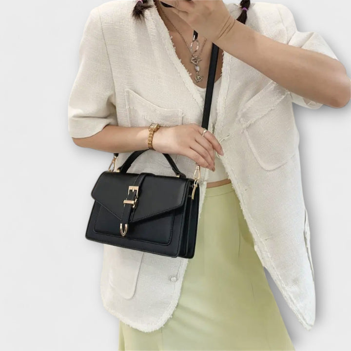 Zeitlose Damentasche mit strukturiertem Obermaterial. Eine schicke Handtasche, die Stil & Eleganz vereint.