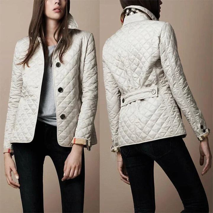 Komfortable Übergangsjacke für Damen, gestepptes Design, bietet Wärme und Stil für jeden Anlass.