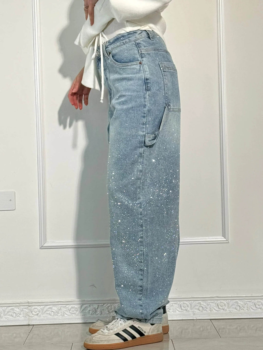 Fließende weite Damenhose, elegant & bequem für den Frühling, stylisch für Büro und Alltag.