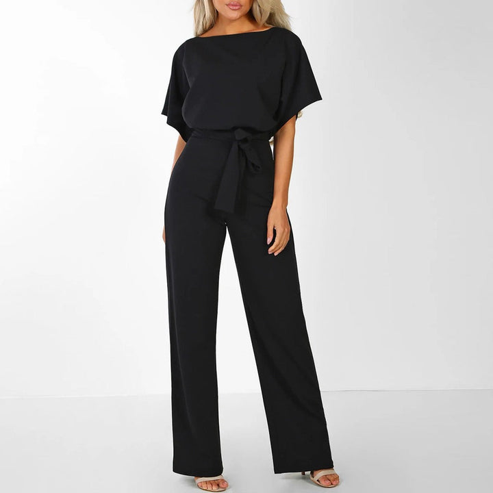 "Eleganter beige Damen Jumpsuit, femininer Schnitt, betont Konturen, ideal für Dinnerpartys und Ausflüge, vielseitig stilvoll