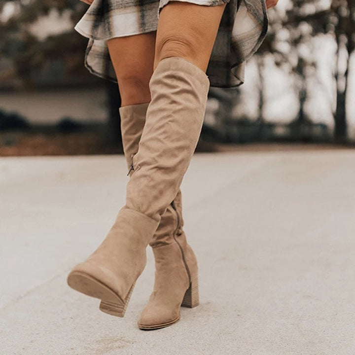 Warme schwarze Damen Blockabsatzstiefel mit hohem Schaft, stilvolle Winterschuhe für Freizeit und Büro.