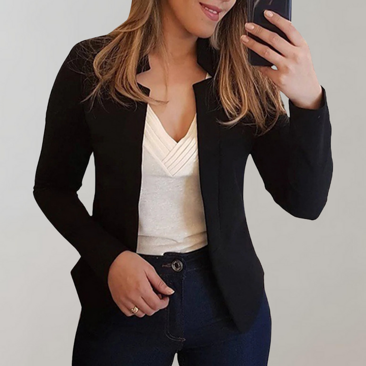 Eleganter Damen Blazer mit Reverskragen, ideal für stilvolle Business-Looks und gehobene Freizeitoutfits.