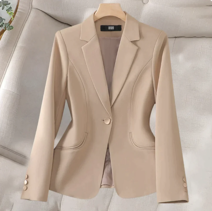 Beiger Damen Business Blazer, elegant, tailliert. Vielseitige Oberbekleidung für Büro und Freizeit.