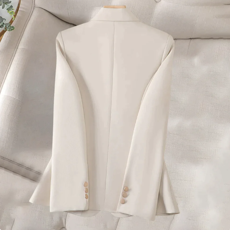 Hochwertiger Damen Business Blazer, elegant geschnitten, Langarm. Perfekte Oberbekleidung für stilvolle Auftritte.