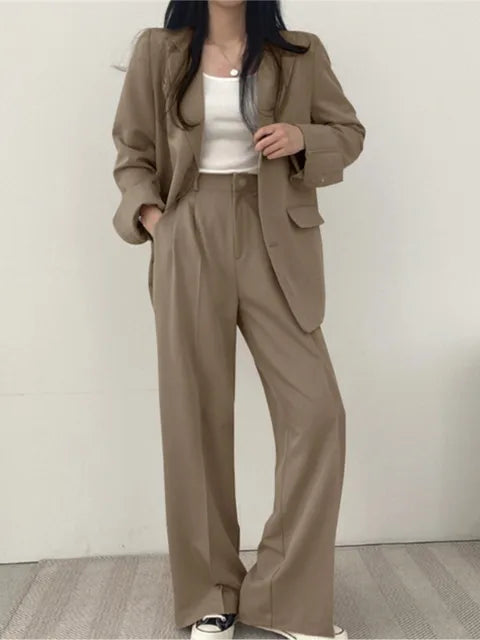 Formeller Damen Business-Look: Zweiteiler mit schickem Blazer & komfortabler Stretchhose für jeden Anlass.
