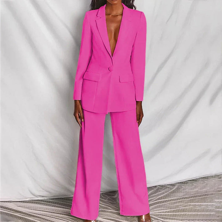 Strukturierter Damen Hosenanzug mit elegantem Longline-Blazer und bequemer weiter Hose.