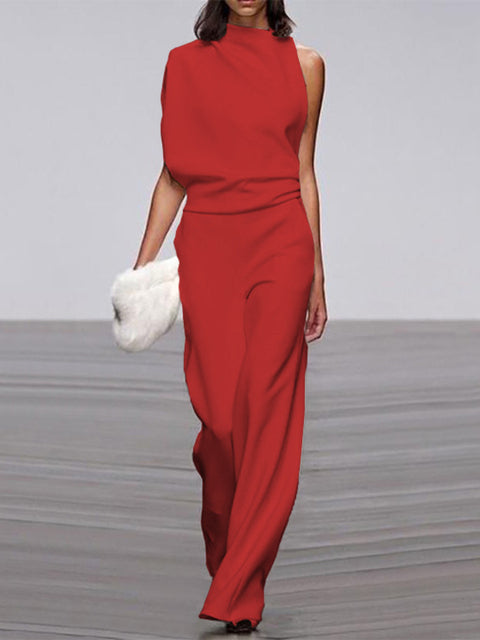Nahaufnahme des Stoffes vom bequemen Damen Jumpsuit; weiches Material für Rundhals & weites Bein.