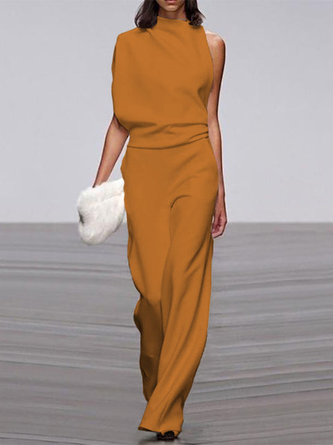 Seitenansicht des Damen Jumpsuits mit weitem Bein, ärmellos & Rundhals; fließende Silhouette, bequem.