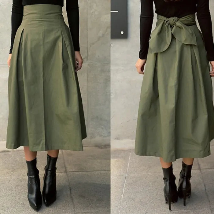 Moderner Damenrock, Midilänge, Faltenrock mit hoher Taille. Eleganter Schnitt für Herbst und Frühling, vielseitig kombinierbar.