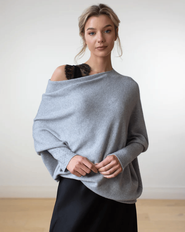 Eleganter Damen Off-Shoulder Strickpullover, modern & bequem, ideal für vielseitige Herbst-/Winter-Outfits.