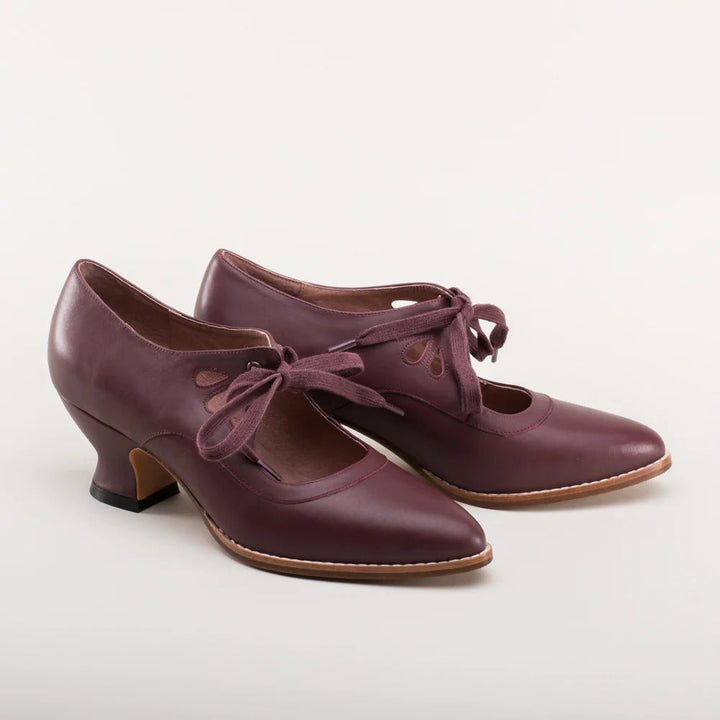 Sichere Damen Pumps: hochhackig, elegant, mit rutschfester Sohle für stabilen Halt und modischen Stil.