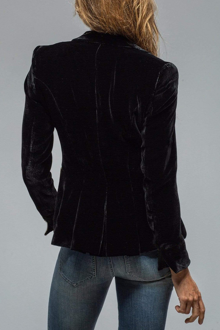 Vielseitiger, eleganter Damen Blazer im Slim Fit, geeignet als Business Blazer oder für die Freizeit.