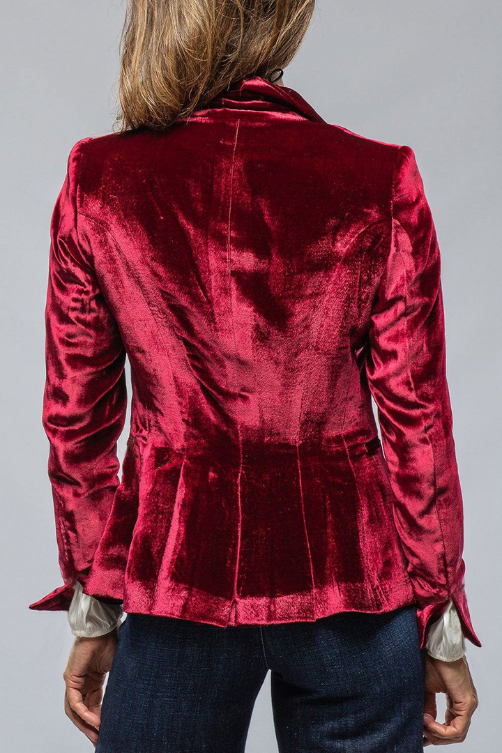 Eleganter Damen Slim Fit Blazer, ein vielseitiges Revers-Jackett für jeden Anlass, schick & modern.