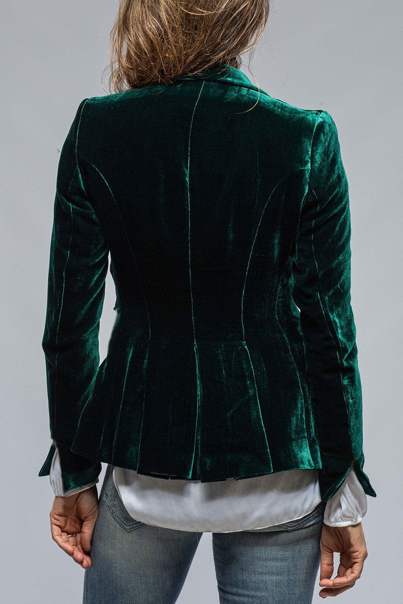 Schicker Damen Retro Blazer im Slim Fit, ideal als Business Blazer oder für Freizeitlooks.