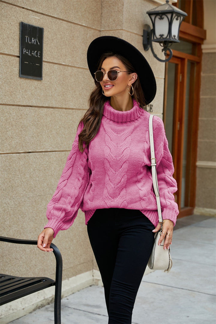 Detailansicht: Weicher Damen Strickpullover mit feinem Zopfmuster, ideal für stilvolle Frühlingsoutfits.
