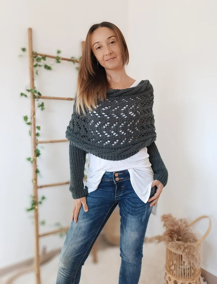 Eleganter Damen Schal, kuschelig weich, perfekt für stilvolle Winter Outfits.