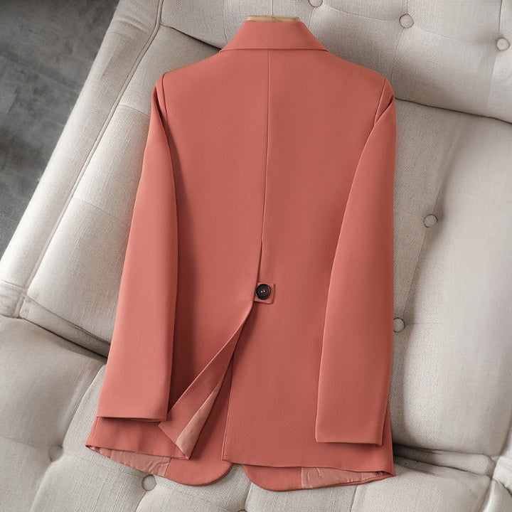 Vielseitiger Damenblazer, elegant & bequem, mit Rückenschlitz für Business- und Freizeit-Looks.