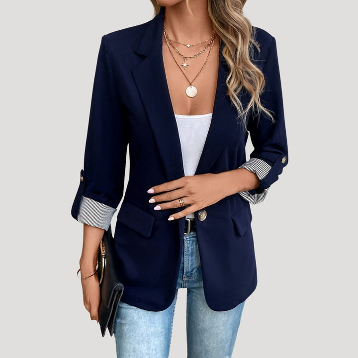 Eleganter Damen Sommer Blazer, einreihig, mit schicken hochgekrempelten Ärmeln. Perfekt für Büro und Freizeit.