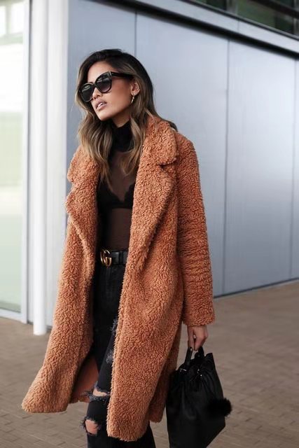 Lange Damen Teddy Winterjacke in Schwarz, modisch und extra warm für den Winter. Bequemer Kuschelmantel.