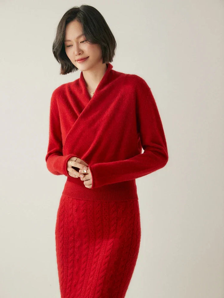 Warmer & eleganter Winterpullover für Damen mit Crossover-Design.