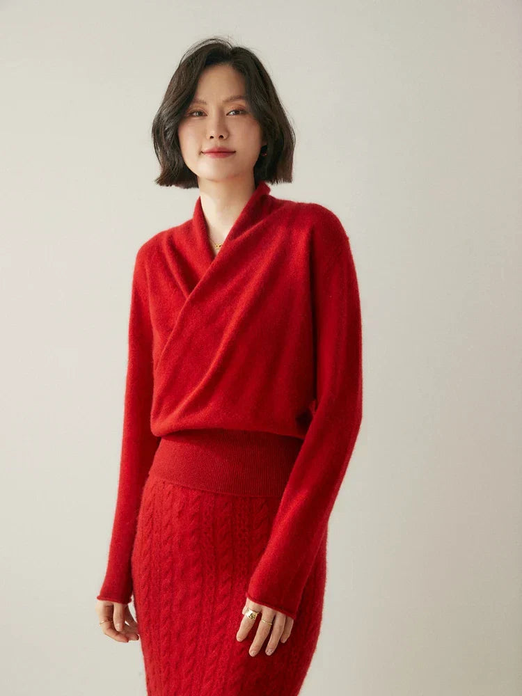 Bequemer Damen Feinstrick-Pullover mit stilvollem Wickelausschnitt.