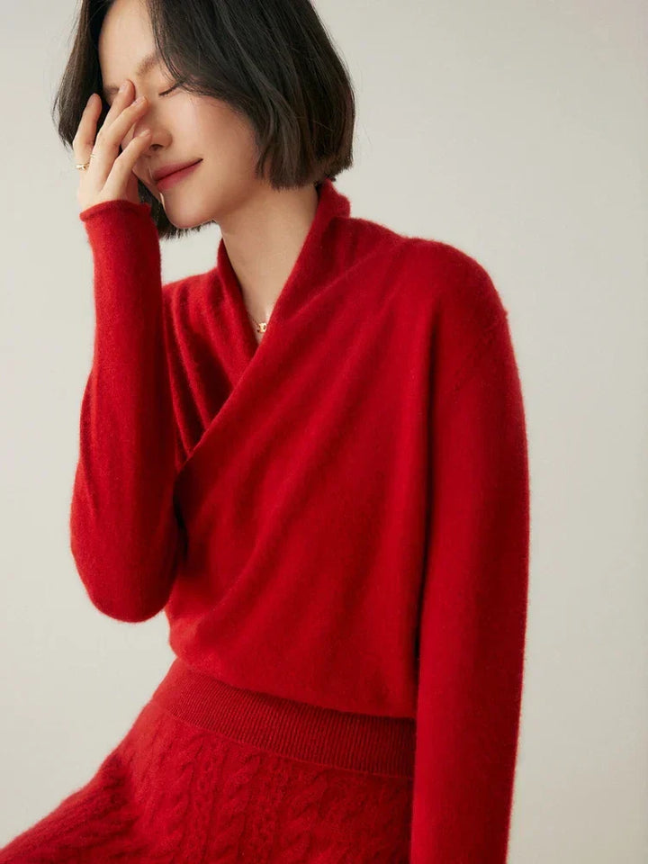 Damen Winterpullover mit Crossover-Optik, elegant & gemütlich.