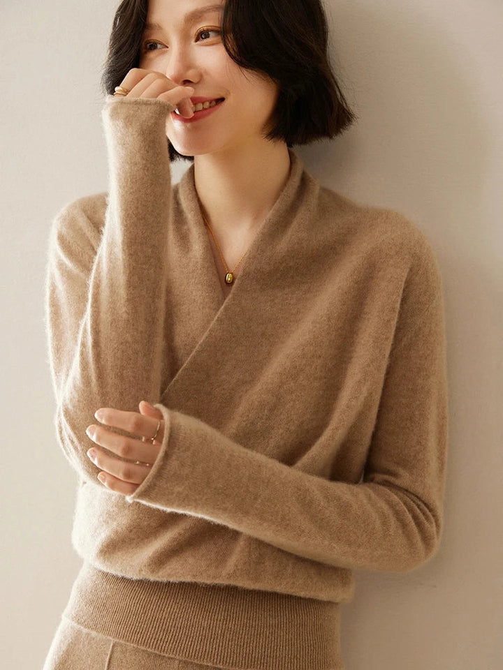 Feminin eleganter Wickelpullover für Damen, angenehm zu tragen.