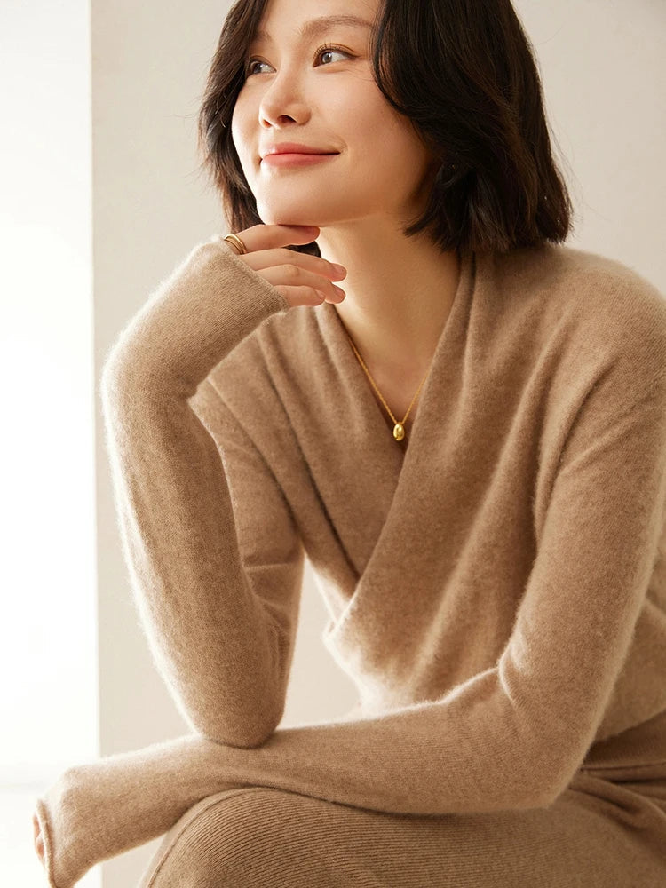 Damen Winterpullover aus Feinstrick, Crossover-Design, warm & modisch.