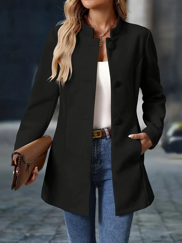 Dieser warme Damen Langmantel ist ideal als Oberbekleidung für eine elegante und klassische Wintermode.