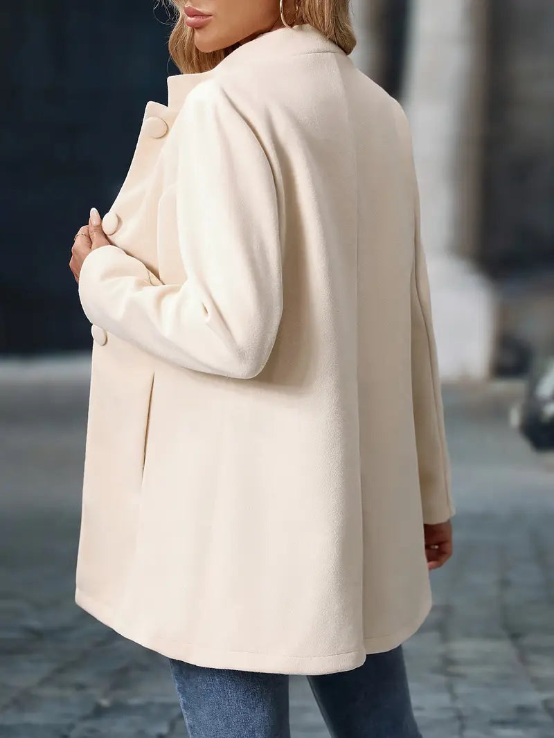 Dieser warme Damen Winter-Langmantel ist die perfekte Oberbekleidung für elegante Wintermode.