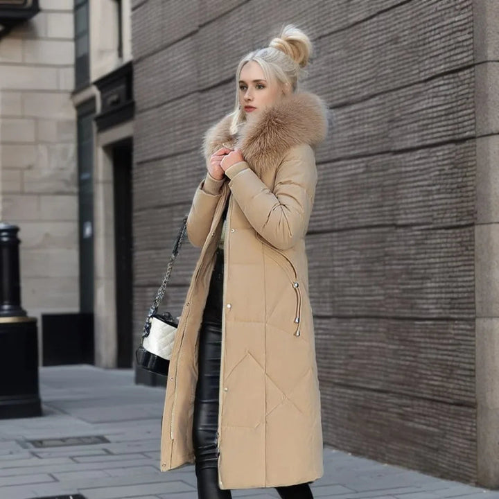 Eleganter, warmer Damen Steppmantel, mit Kapuze. Gesteppter Wintermantel für Outdoor & Alltag.