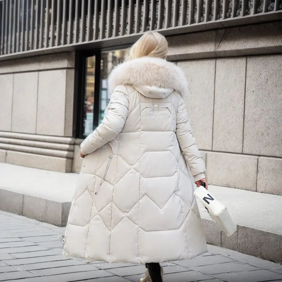 Damen Wintermantel: Eleganter Steppmantel mit Kapuze. Warm & stilvoll für Outdoor & Alltag.