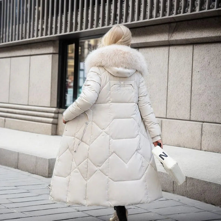 Damen Wintermantel: Eleganter Steppmantel mit Kapuze. Warm & stilvoll für Outdoor & Alltag.
